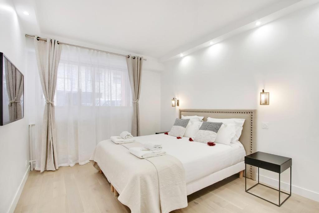 Trocadero/ Eiffel Tower - 3 Bedrooms- All New! 巴黎 外观 照片